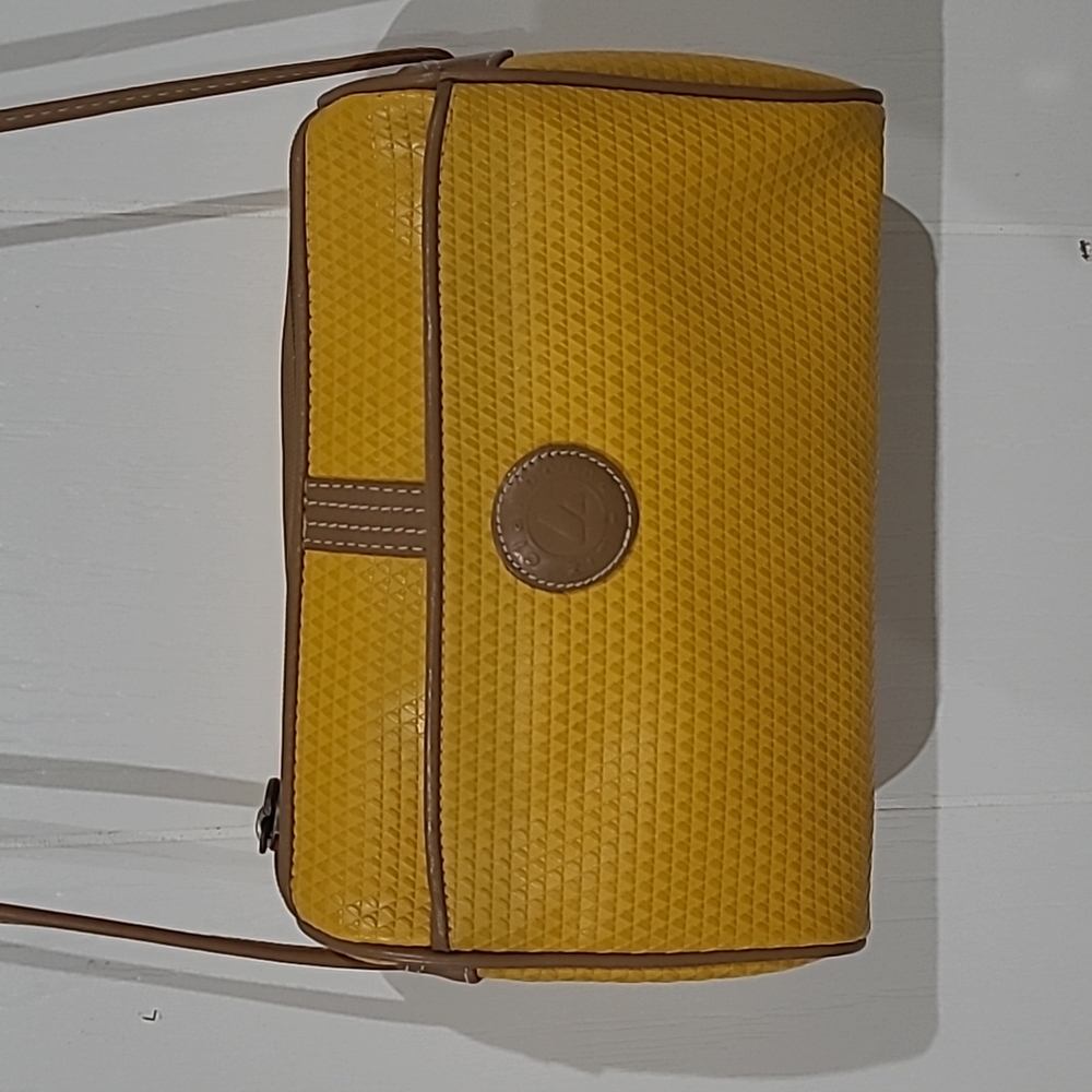 Vintage Liz Claiborne yellow purse 80’s Very good pre owned condition